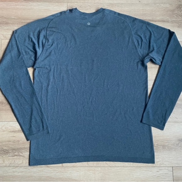 Lululemon Metal Vent Tech Long Sleeve base layer  Iron Blue size large - Picture 6 of 11